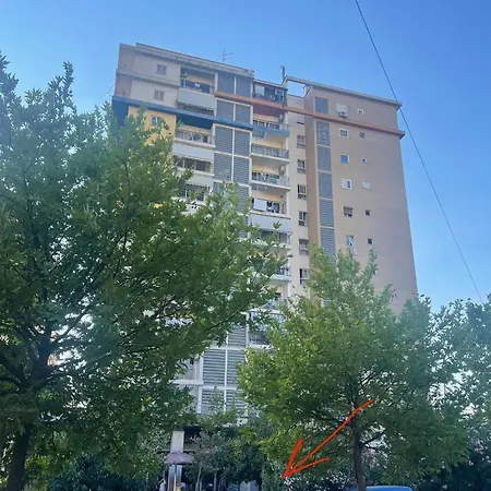 Sol Zoja Fusha E Aviacionit Lägenhet