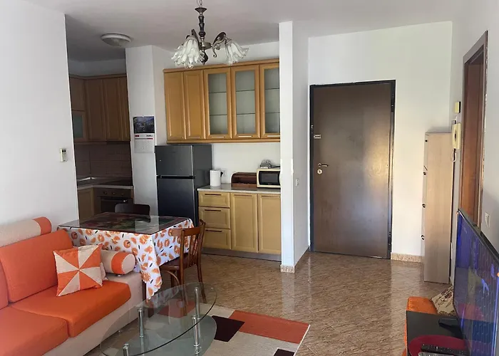 Lägenhet Sol Zoja Fusha E Aviacionit